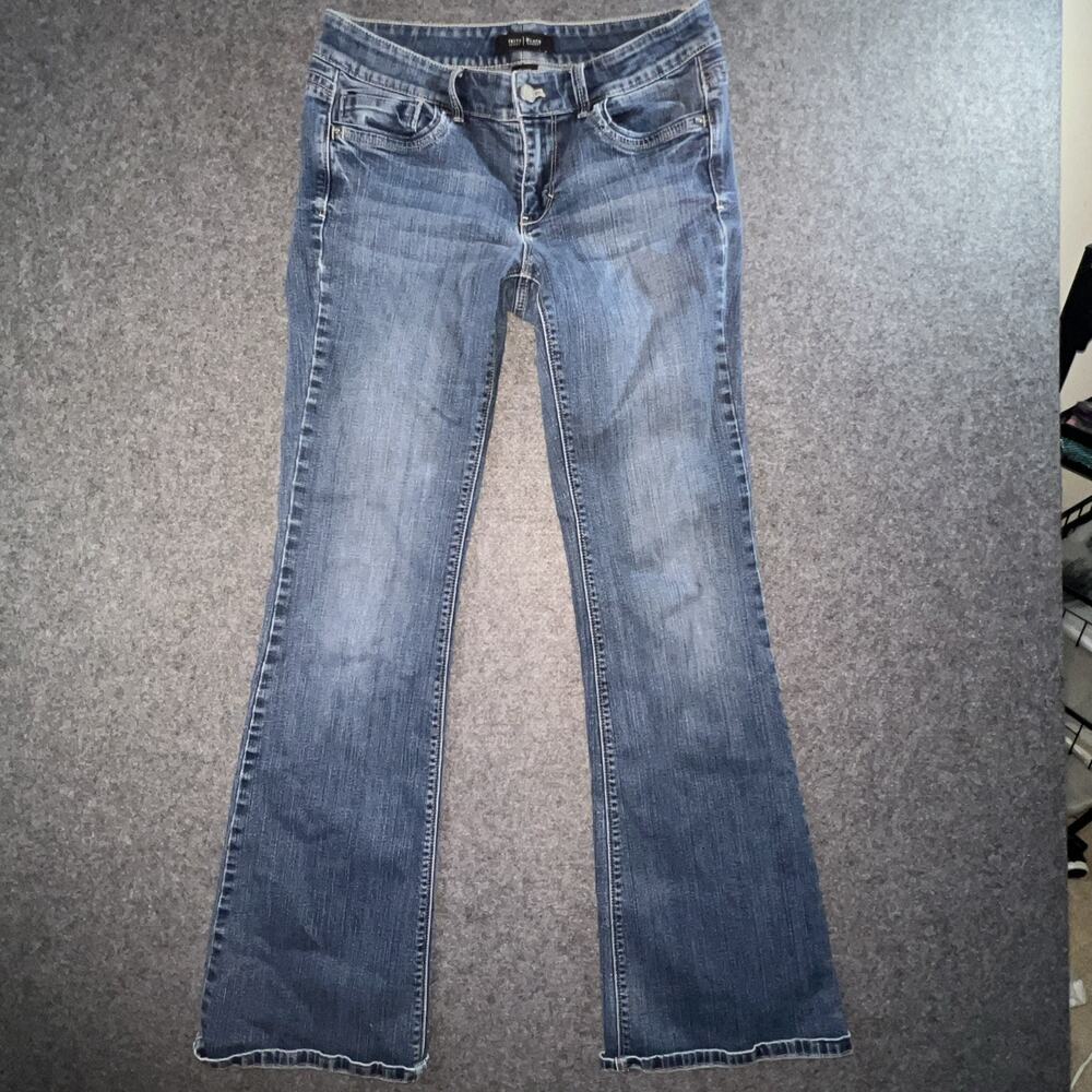 White House Black Market BLANC Flare Leg Jeans Size 6R Regular Blue Wash